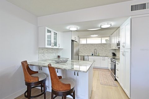 Condo in Longboat Key, Florida, 2 bedrooms  № 1614790 - photo 14