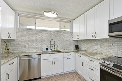 Condo in Longboat Key, Florida, 2 bedrooms  № 1614790 - photo 17