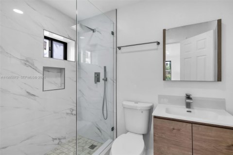 Villa ou maison à vendre à North Miami, Floride: 4 chambres, 127.18 m2 № 2048345 - photo 9
