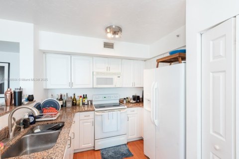 Condominio en venta en Miami, Florida, 2 dormitorios, 105.91 m2 № 1830653 - foto 11
