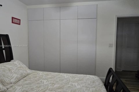 Villa ou maison à louer à Miami, Floride: 4 chambres, 120.77 m2 № 1986522 - photo 14