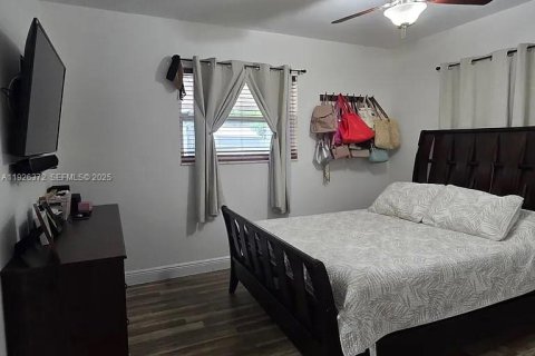 Villa ou maison à louer à Miami, Floride: 4 chambres, 120.77 m2 № 1986522 - photo 13