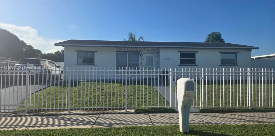 Villa ou maison à Miami, Floride 4 chambres, 120.77 m2 № 1986522