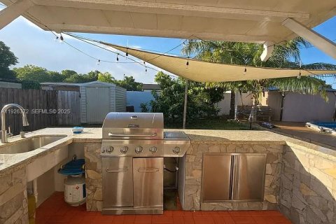 Villa ou maison à louer à Miami, Floride: 4 chambres, 120.77 m2 № 1986522 - photo 8