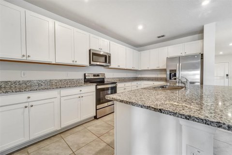 Casa en venta en Zephyrhills, Florida, 4 dormitorios, 172.98 m2 № 2209024 - foto 2