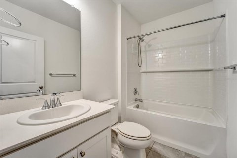 Casa en venta en Zephyrhills, Florida, 4 dormitorios, 172.98 m2 № 2209024 - foto 13
