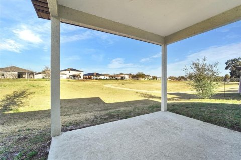 Casa en venta en Zephyrhills, Florida, 4 dormitorios, 172.98 m2 № 2209024 - foto 18