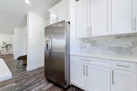 Casa en venta en Saint Petersburg, Florida, 3 dormitorios, 172.71 m2 № 2421674 - foto 17