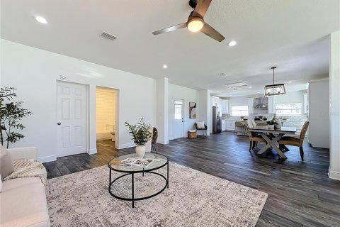 Casa en venta en Saint Petersburg, Florida, 3 dormitorios, 172.71 m2 № 2421674 - foto 9