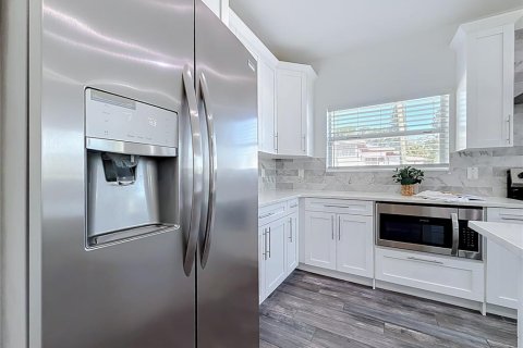 Casa en venta en Saint Petersburg, Florida, 3 dormitorios, 172.71 m2 № 2421674 - foto 20