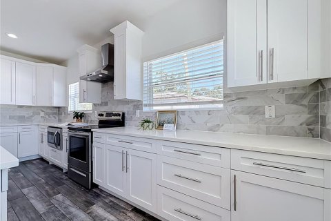 Casa en venta en Saint Petersburg, Florida, 3 dormitorios, 172.71 m2 № 2421674 - foto 14