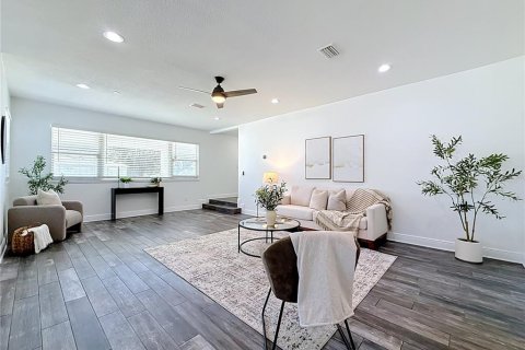 Casa en venta en Saint Petersburg, Florida, 3 dormitorios, 172.71 m2 № 2421674 - foto 6