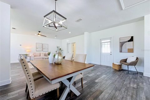 Casa en venta en Saint Petersburg, Florida, 3 dormitorios, 172.71 m2 № 2421674 - foto 12