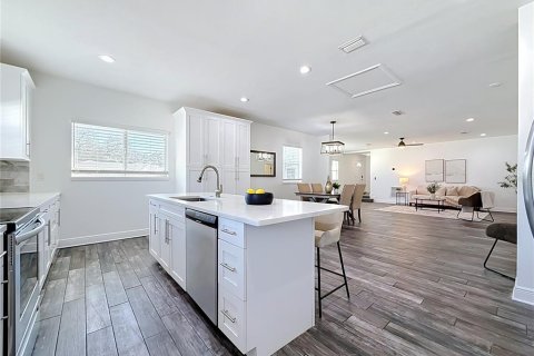 Casa en venta en Saint Petersburg, Florida, 3 dormitorios, 172.71 m2 № 2421674 - foto 18