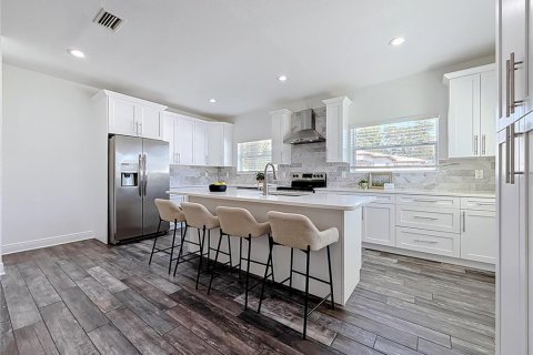 Casa en venta en Saint Petersburg, Florida, 3 dormitorios, 172.71 m2 № 2421674 - foto 4
