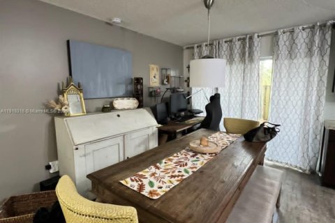 Touwnhouse à louer à Miami, Floride: 2 chambres, 125.05 m2 № 1985739 - photo 2