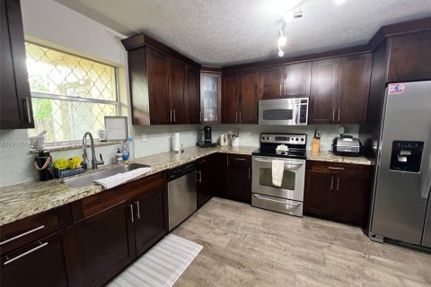 Touwnhouse à louer à Miami, Floride: 2 chambres, 125.05 m2 № 1985739 - photo 3