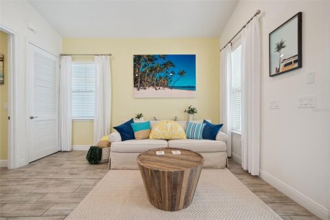 House in Kissimmee, Florida 1 bedroom, 61.32 sq.m. № 2228047 - photo 5