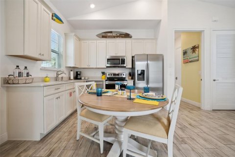 House in Kissimmee, Florida 1 bedroom, 61.32 sq.m. № 2228047 - photo 6