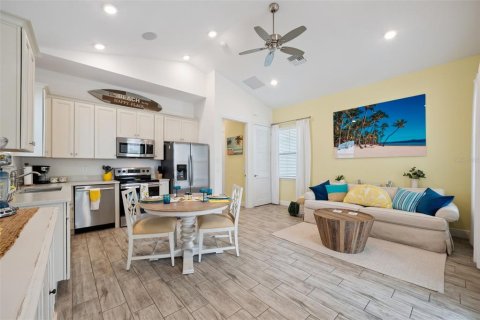 House in Kissimmee, Florida 1 bedroom, 61.32 sq.m. № 2228047 - photo 3