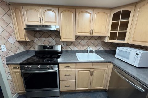 Copropriété à louer à Orlando, Floride: 2 chambres, 103.03 m2 № 2123113 - photo 2