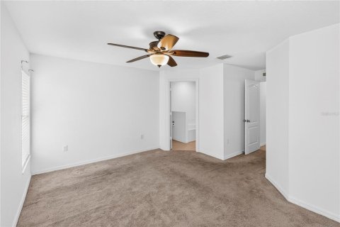 Villa ou maison à vendre à Deltona, Floride: 4 chambres, 174.19 m2 № 2408828 - photo 12