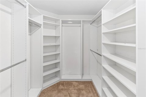 Villa ou maison à vendre à Deltona, Floride: 4 chambres, 174.19 m2 № 2408828 - photo 16