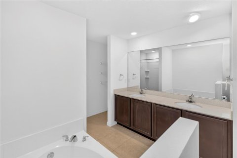Villa ou maison à vendre à Deltona, Floride: 4 chambres, 174.19 m2 № 2408828 - photo 13