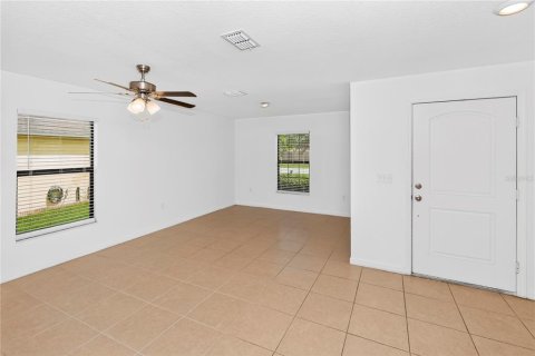Villa ou maison à vendre à Deltona, Floride: 4 chambres, 174.19 m2 № 2408828 - photo 8