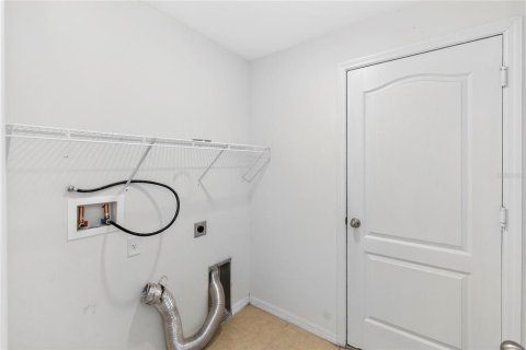 Villa ou maison à vendre à Deltona, Floride: 4 chambres, 174.19 m2 № 2408828 - photo 24