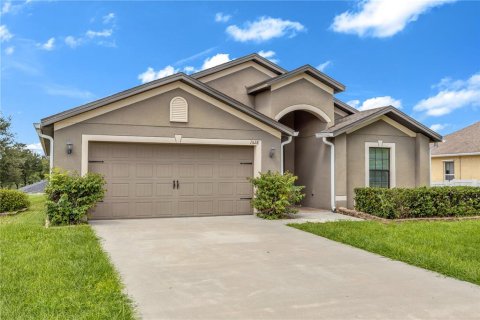 Villa ou maison à vendre à Deltona, Floride: 4 chambres, 174.19 m2 № 2408828 - photo 2