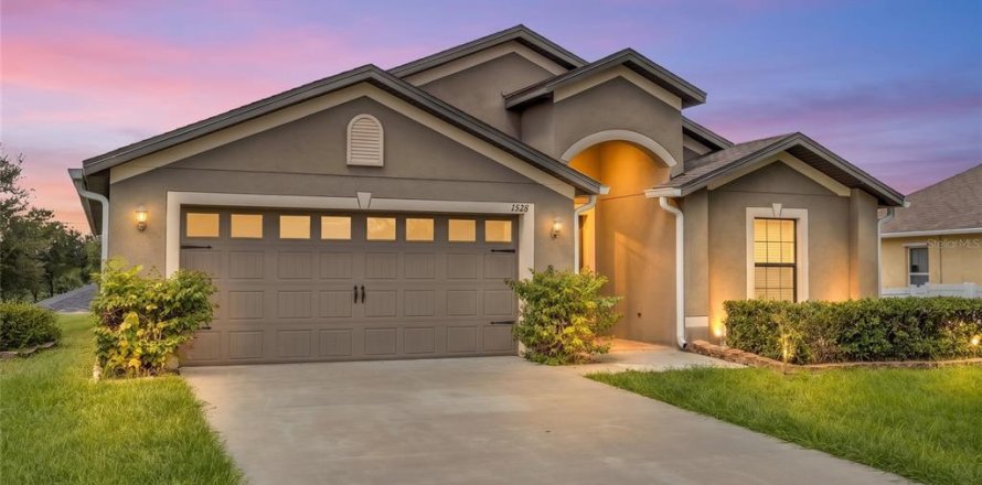 Villa ou maison à Deltona, Floride 4 chambres, 174.19 m2 № 2408828
