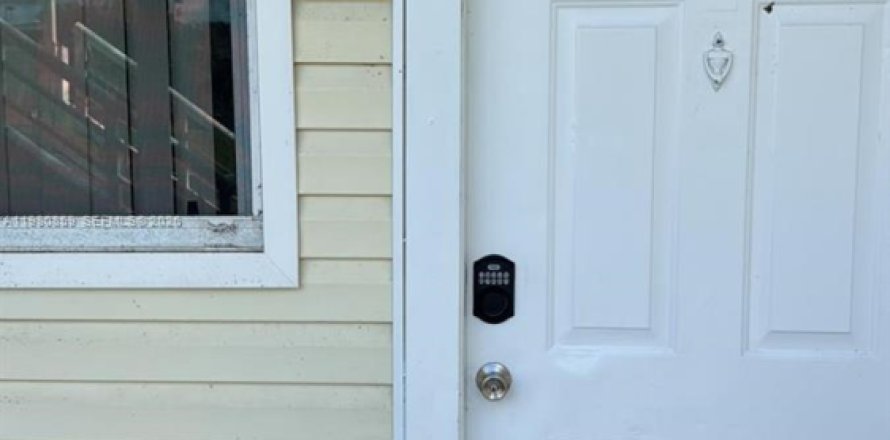 Condominio en Oakland Park, Florida, 2 dormitorios  № 2043465