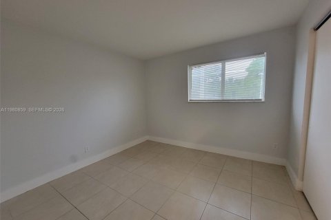 Condominio en alquiler en Oakland Park, Florida, 2 dormitorios, 94.76 m2 № 2043465 - foto 10