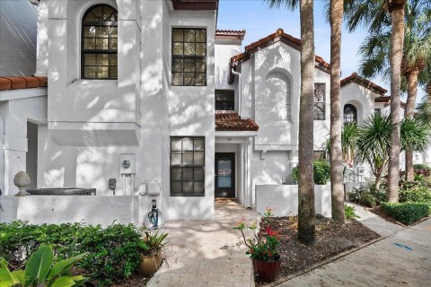 Touwnhouse à vendre à Palm Beach Gardens, Floride: 2 chambres, 165.37 m2 № 2182809 - photo 2