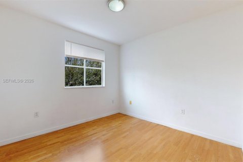 Condo in Miami, Florida, 3 bedrooms  № 2041001 - photo 14