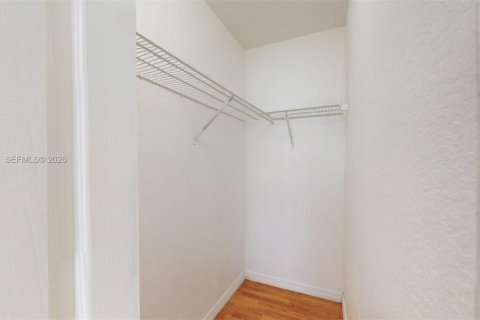 Condo in Miami, Florida, 3 bedrooms  № 2041001 - photo 13