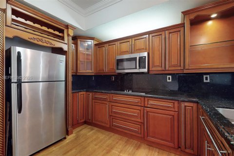 Condo in Miami, Florida, 3 bedrooms  № 2041001 - photo 23