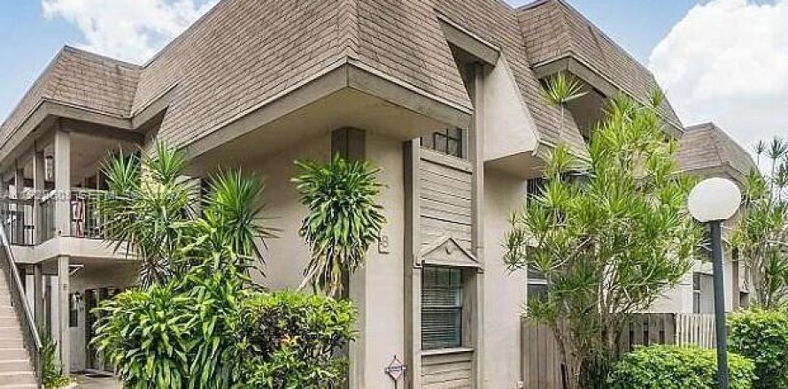 Condo in Sunrise, Florida, 2 bedrooms  № 1987075