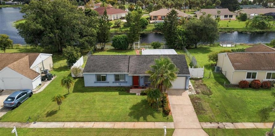 House in North Port, Florida 3 bedrooms, 122.63 sq.m. № 2393478