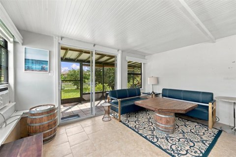 House in North Port, Florida 3 bedrooms, 122.63 sq.m. № 2393478 - photo 18