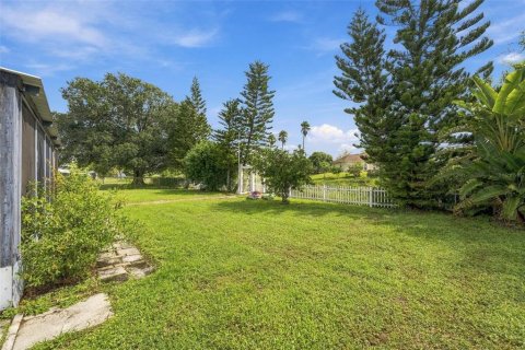 House in North Port, Florida 3 bedrooms, 122.63 sq.m. № 2393478 - photo 30