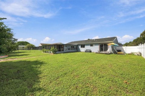 House in North Port, Florida 3 bedrooms, 122.63 sq.m. № 2393478 - photo 29