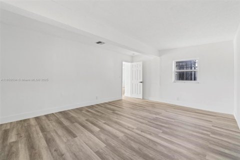 Villa ou maison à vendre à Fort Lauderdale, Floride: 4 chambres, 165.92 m2 № 1859124 - photo 16
