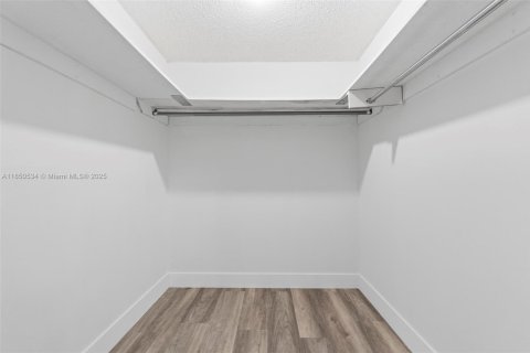 Villa ou maison à vendre à Fort Lauderdale, Floride: 4 chambres, 165.92 m2 № 1859124 - photo 17
