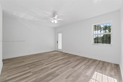 Villa ou maison à vendre à Fort Lauderdale, Floride: 4 chambres, 165.92 m2 № 1859124 - photo 5