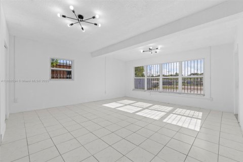 Villa ou maison à vendre à Fort Lauderdale, Floride: 4 chambres, 165.92 m2 № 1859124 - photo 19