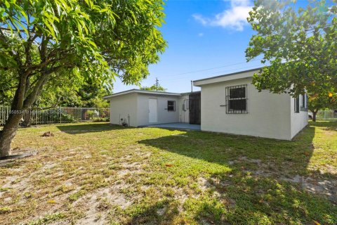 Villa ou maison à vendre à Fort Lauderdale, Floride: 4 chambres, 165.92 m2 № 1859124 - photo 25