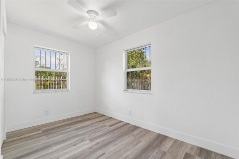 Villa ou maison à vendre à Fort Lauderdale, Floride: 4 chambres, 165.92 m2 № 1859124 - photo 12