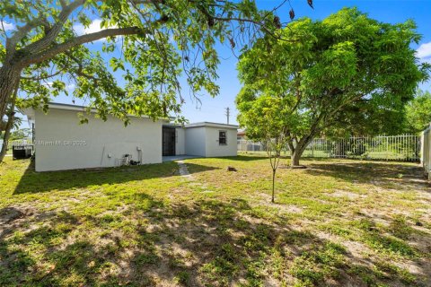 Villa ou maison à vendre à Fort Lauderdale, Floride: 4 chambres, 165.92 m2 № 1859124 - photo 26